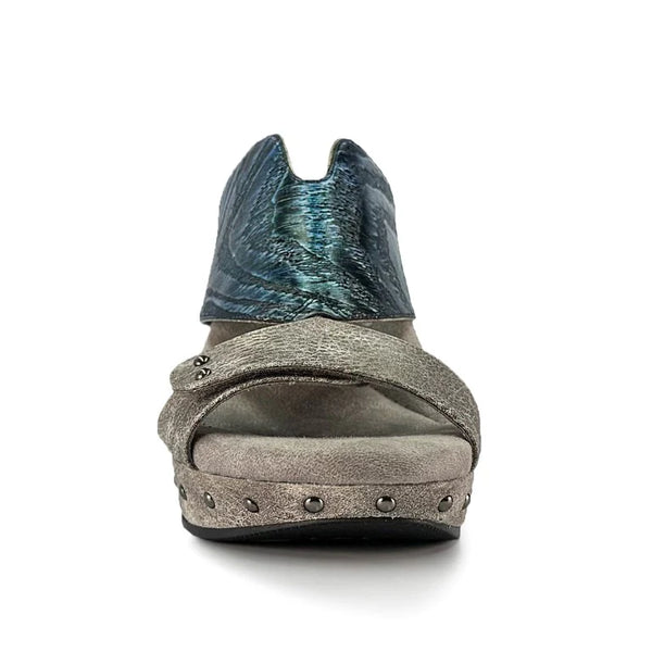 Argo-Grey_to_metallic_blue_single_shoe_gray_front_view
