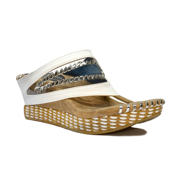 Valencia_white_flips_to_navy_showing_single_white_shoe